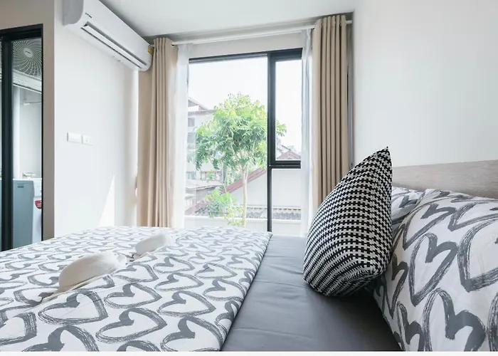 Sathon-Charoen Nakhon Condo