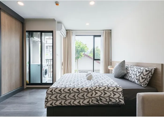 Sathon-Charoen Nakhon Condo